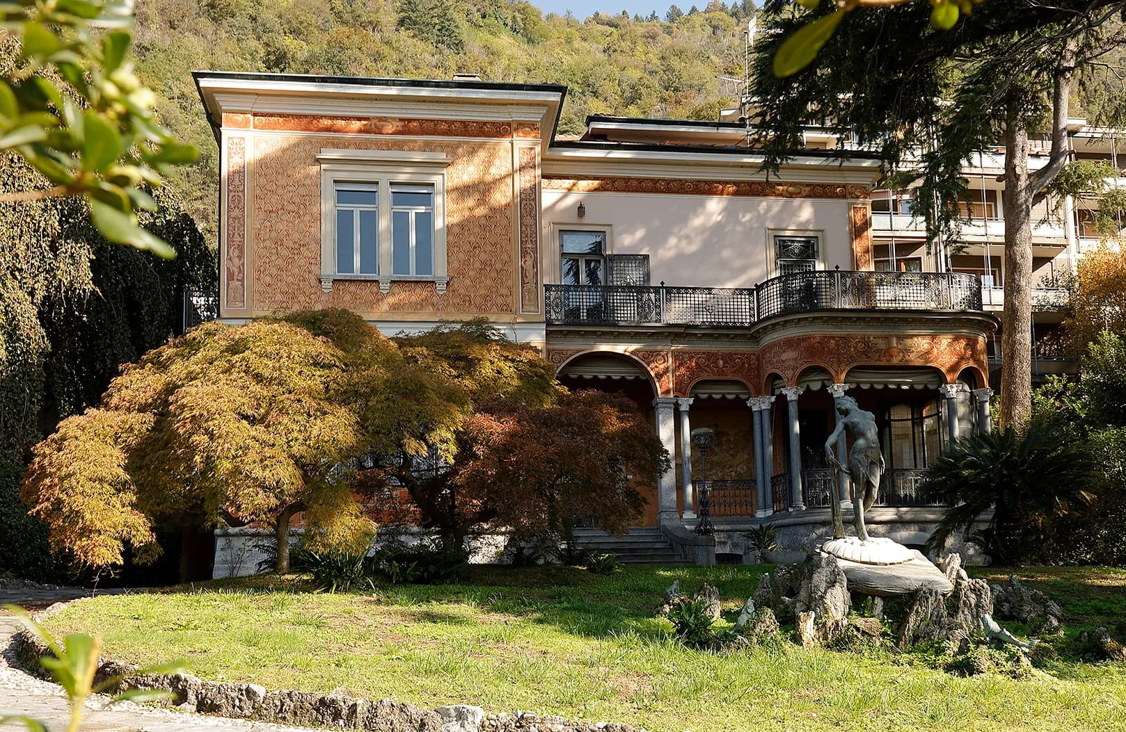 Art Nouveau Villa — Como City Centre, Lake Como — photo 22