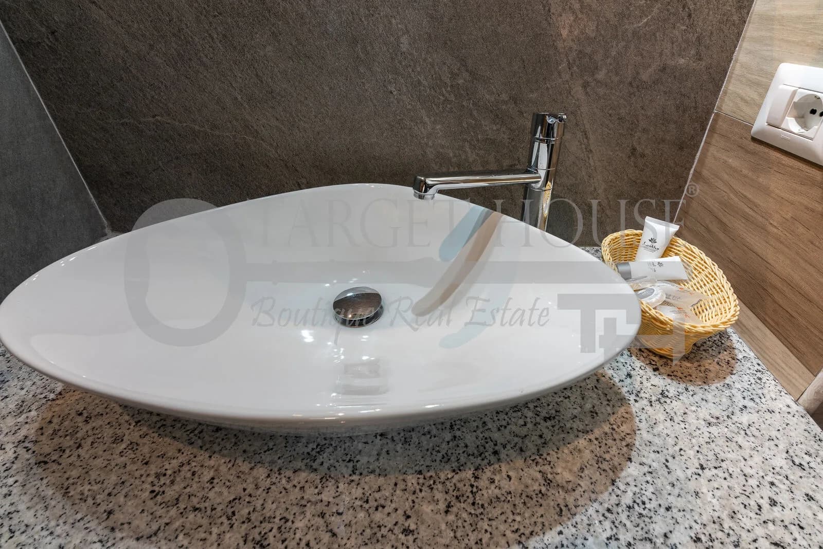 Lake Como B&B Villa with Pool and Photovoltaics