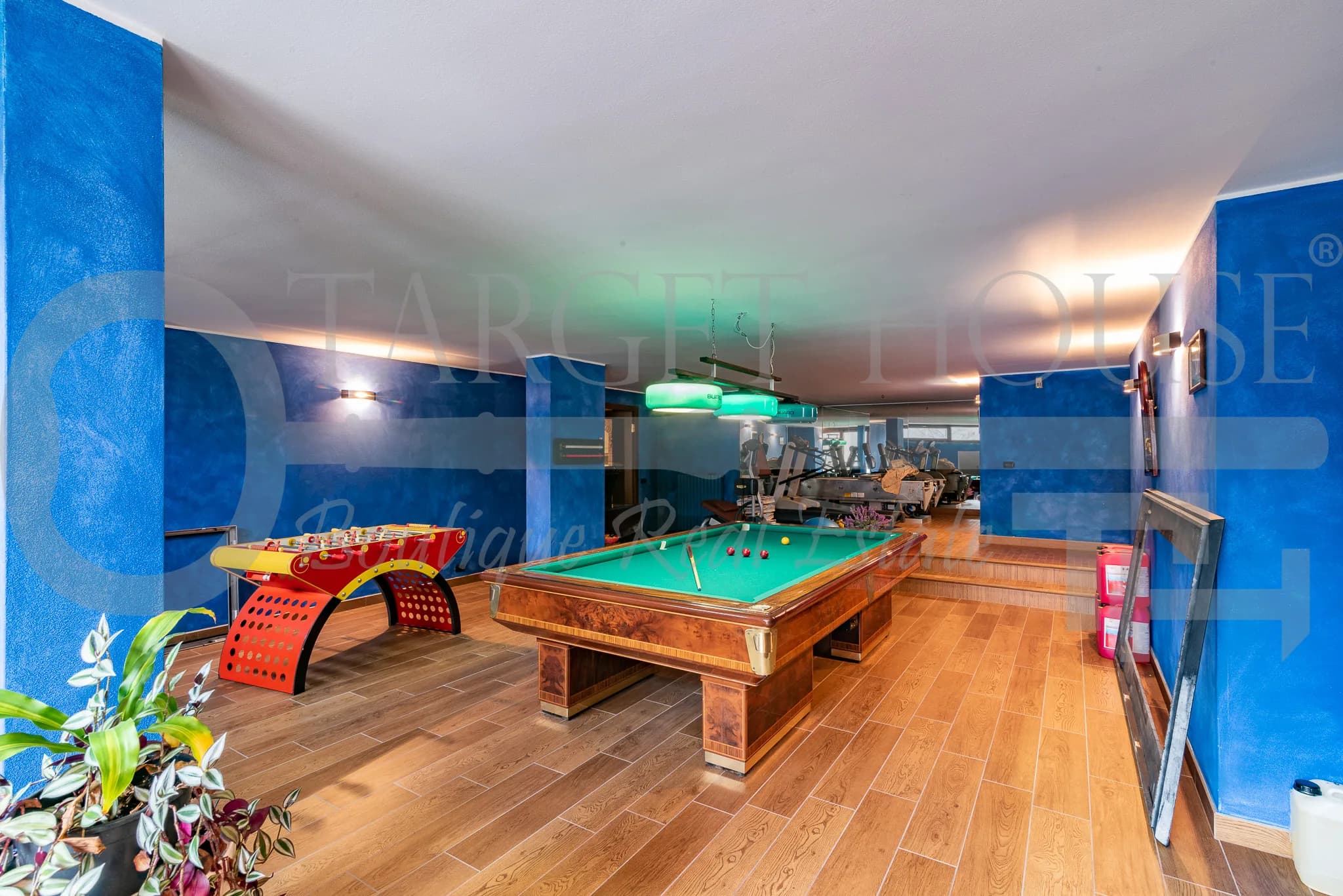 Important Villa with Heated Indoor Pool – Como, Italy — photo 1