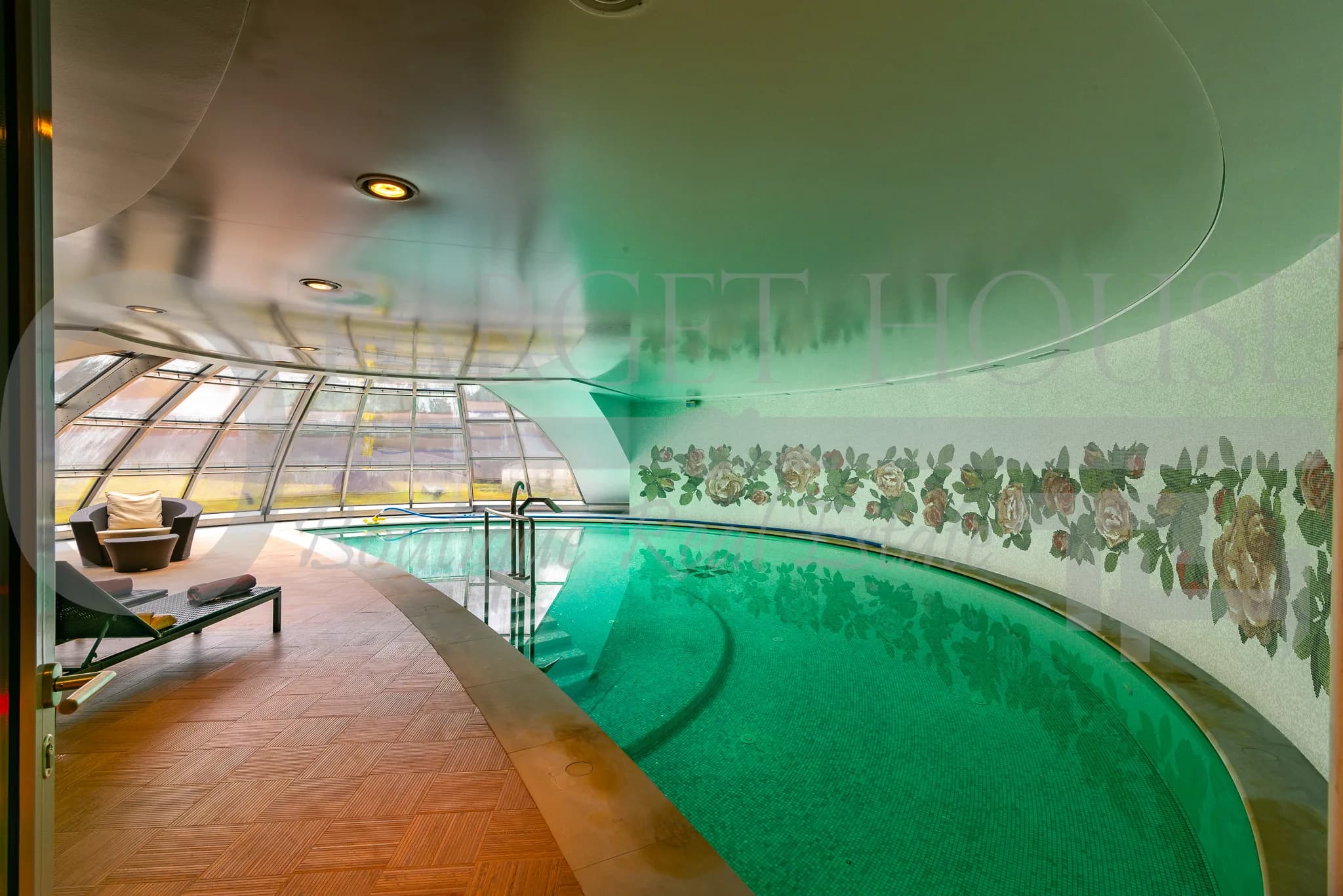 Important Villa with Heated Indoor Pool – Como, Italy — photo 4