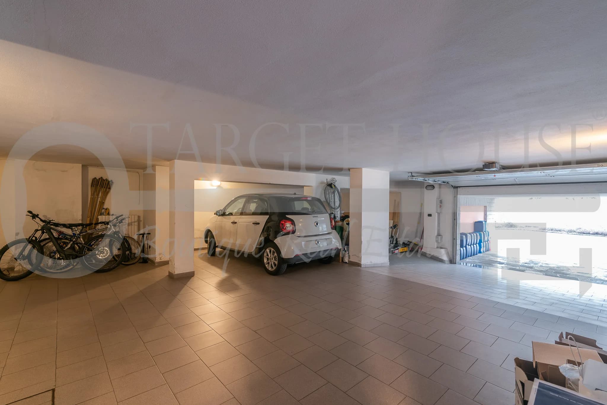Important Villa with Heated Indoor Pool – Como, Italy — photo 8