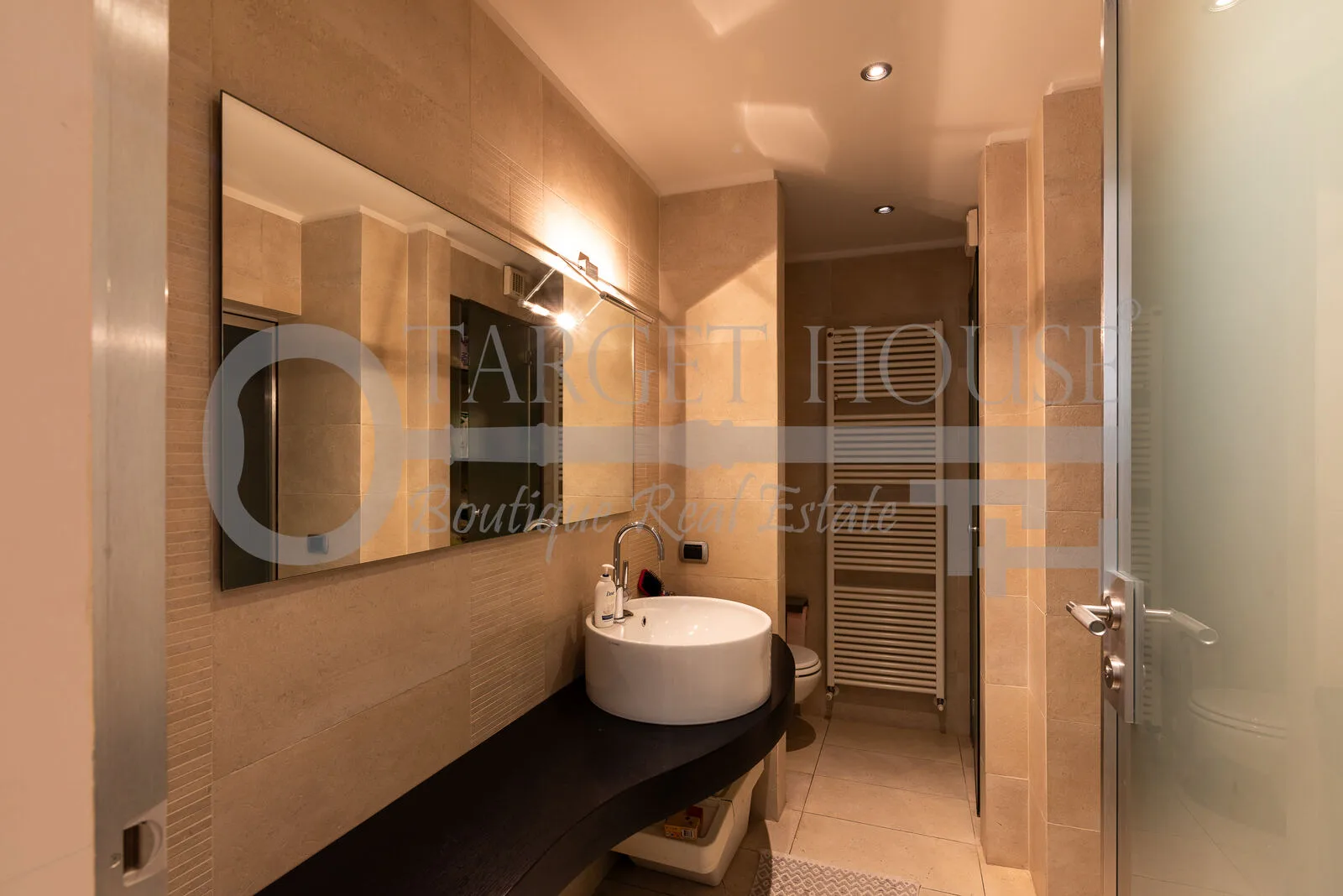 Luxury duplex apartment in central Como near the cathedral and lake — gallery photo 3