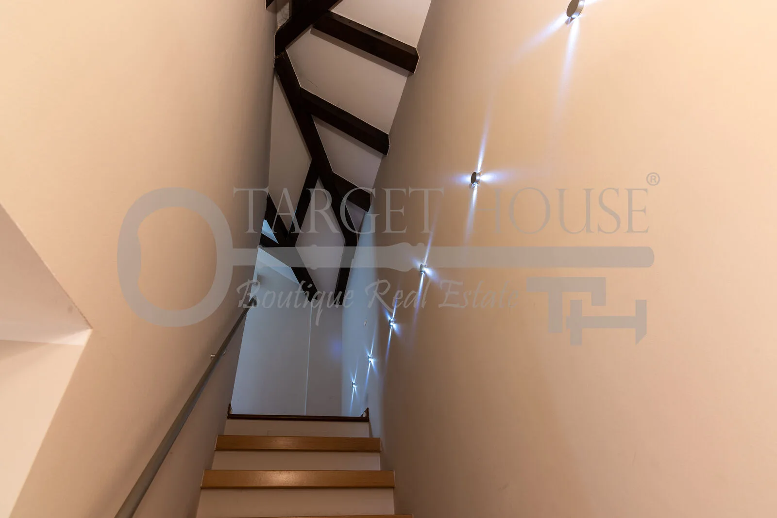 Luxury duplex apartment in central Como near the cathedral and lake — gallery photo 5