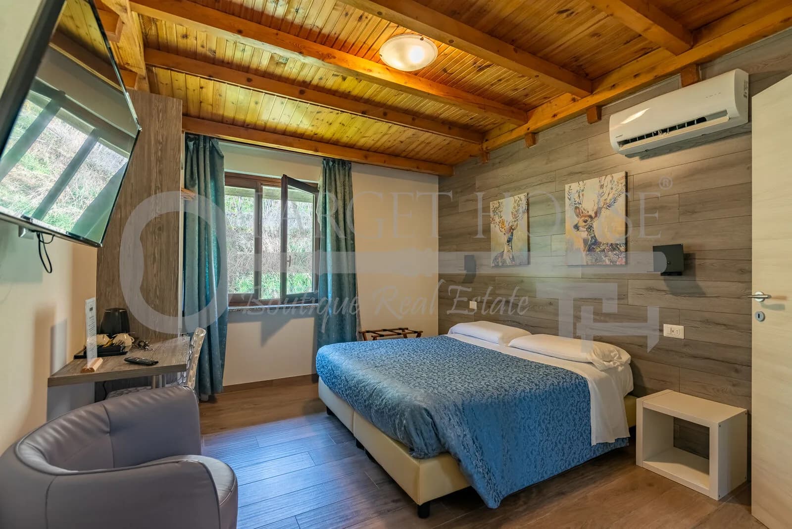 Lake Como B&B villa with pool, garden and guest accommodation — gallery photo 11
