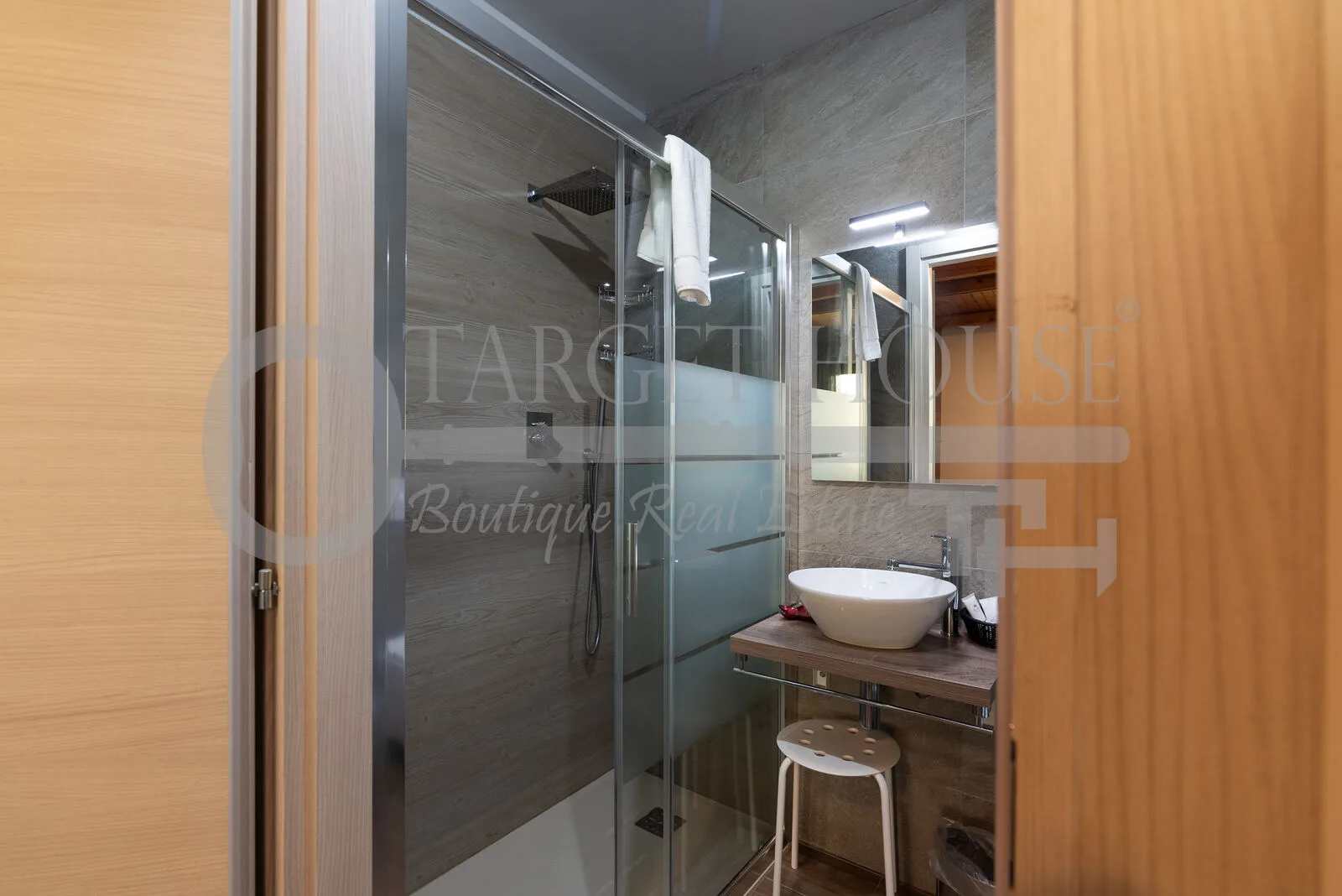Lake Como B&B villa with pool, garden and guest accommodation — gallery photo 13