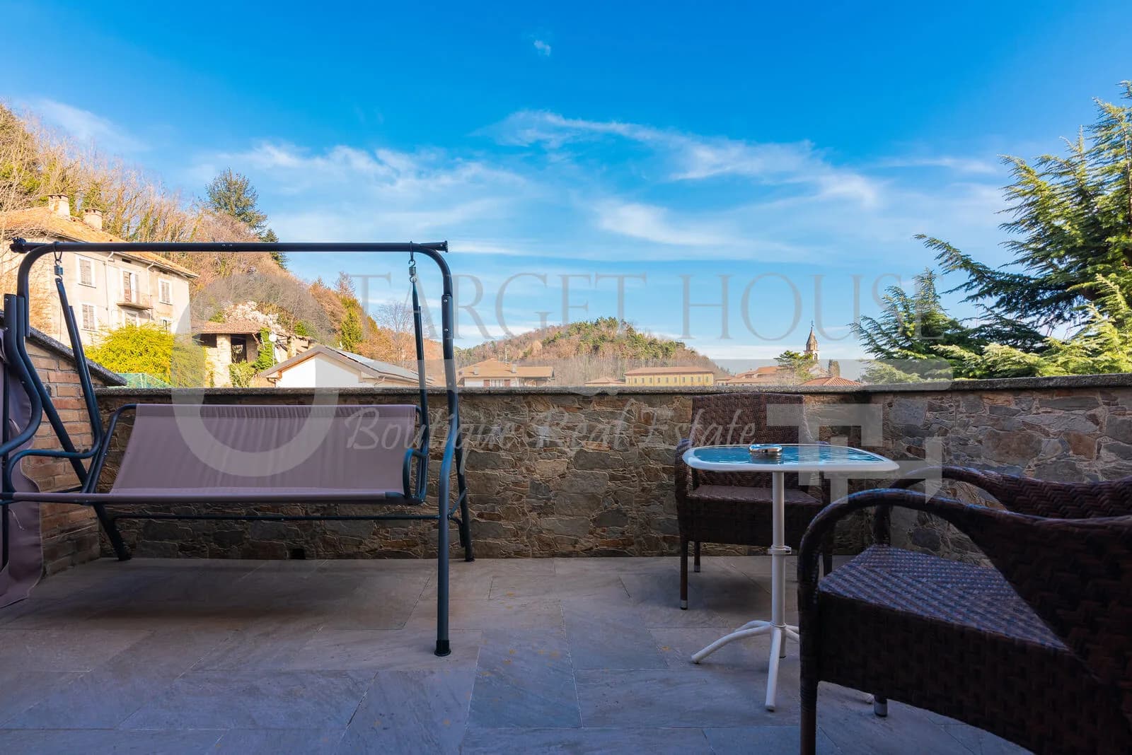 Lake Como B&B villa with pool, garden and guest accommodation — gallery photo 17