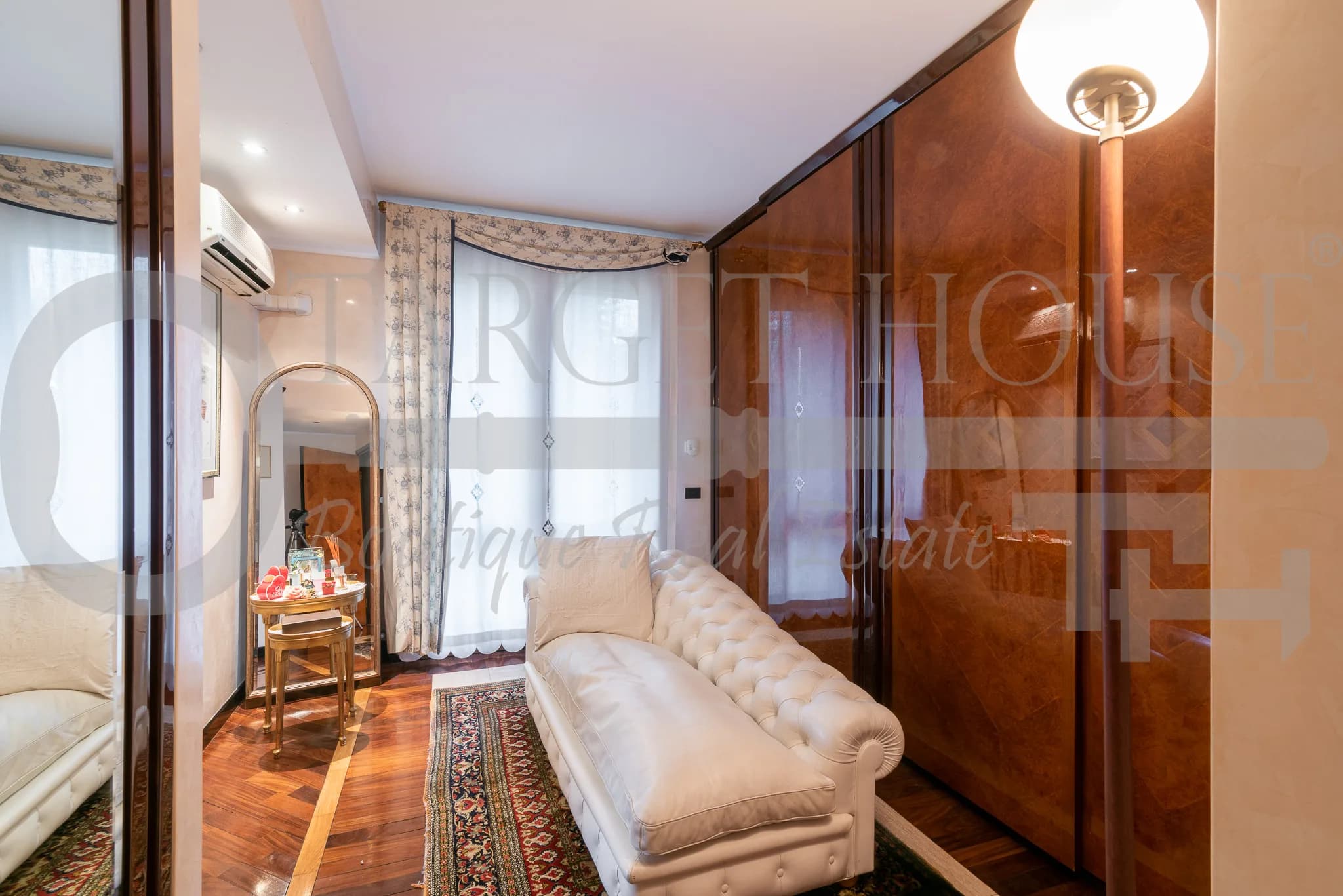 Important Villa with Heated Indoor Pool – Como, Italy — photo 17