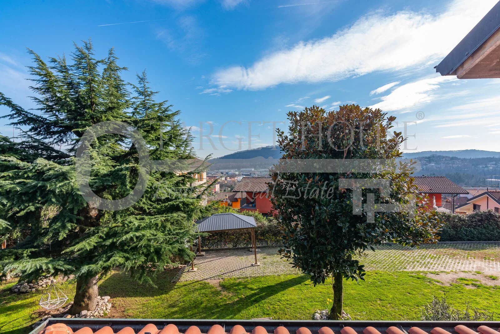 Lake Como B&B villa with pool, garden and guest accommodation — gallery photo 18