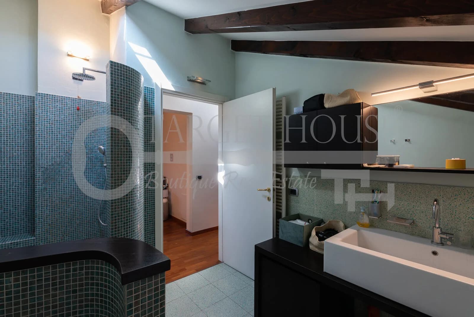 Luxury duplex apartment in central Como near the cathedral and lake — gallery photo 16