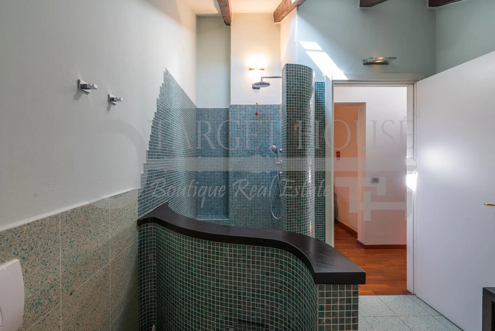 Luxury duplex apartment in central Como near the cathedral and lake — gallery photo 17
