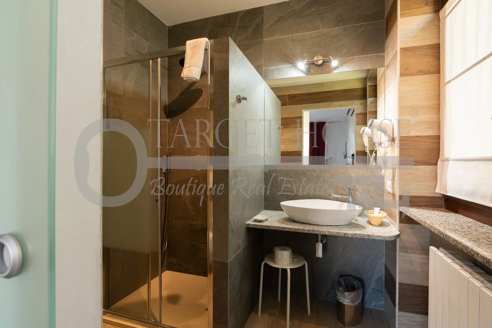 Lake Como B&B villa with pool, garden and guest accommodation — gallery photo 21