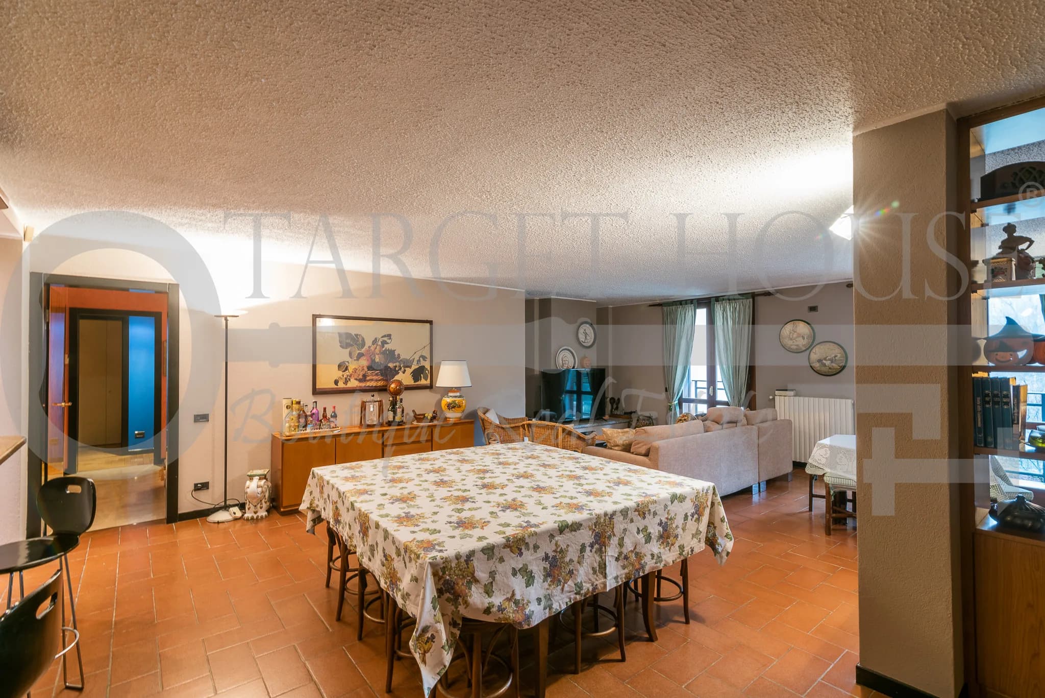 Important Villa with Heated Indoor Pool – Como, Italy — photo 21