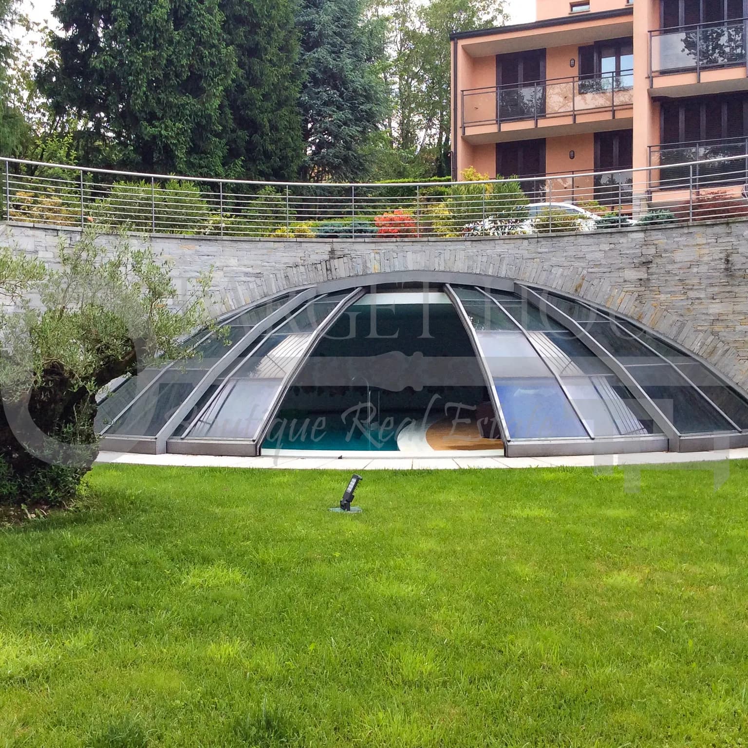 Important Villa with Heated Indoor Pool – Como, Italy — photo 24