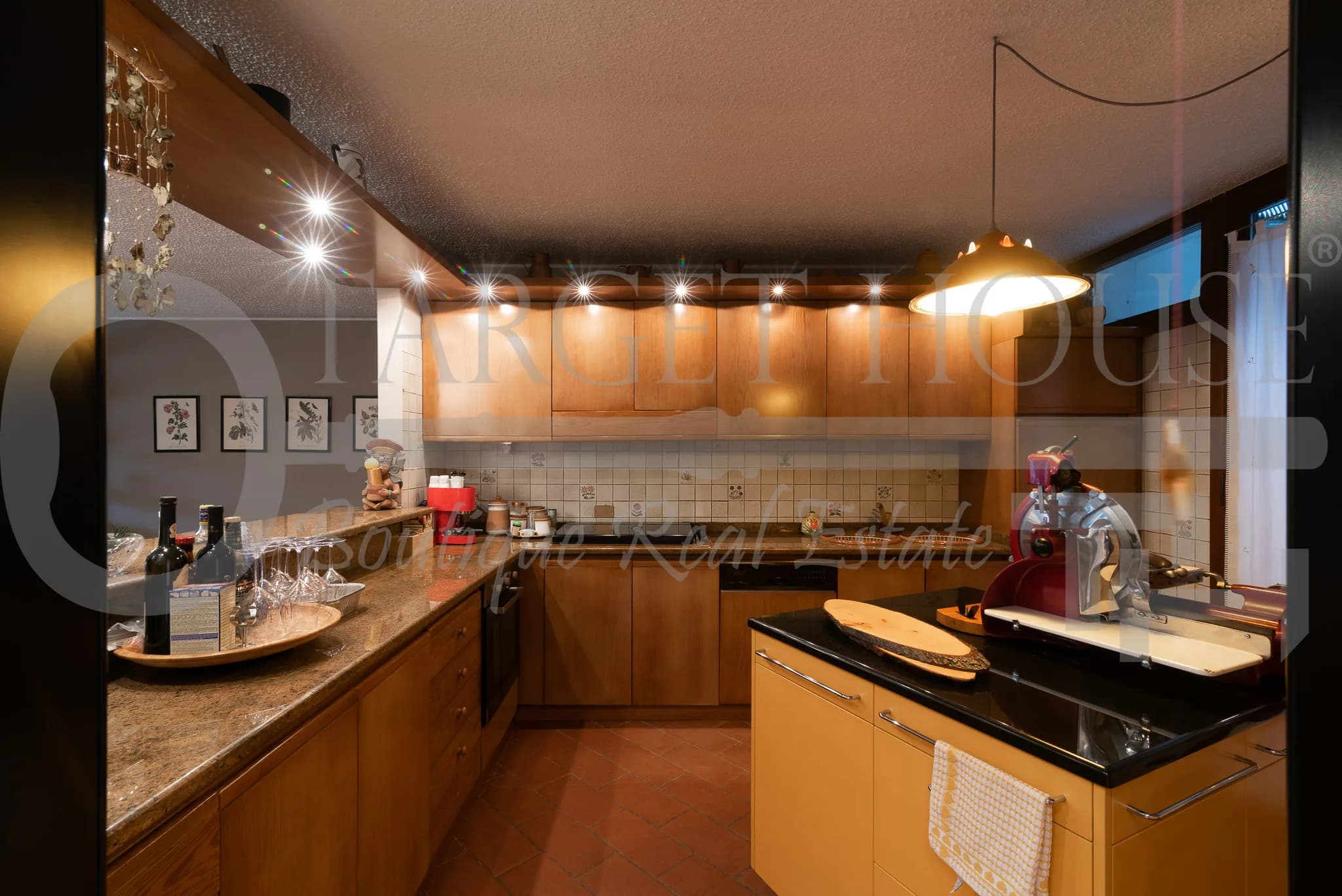 Important Villa with Heated Indoor Pool – Como, Italy — photo 25