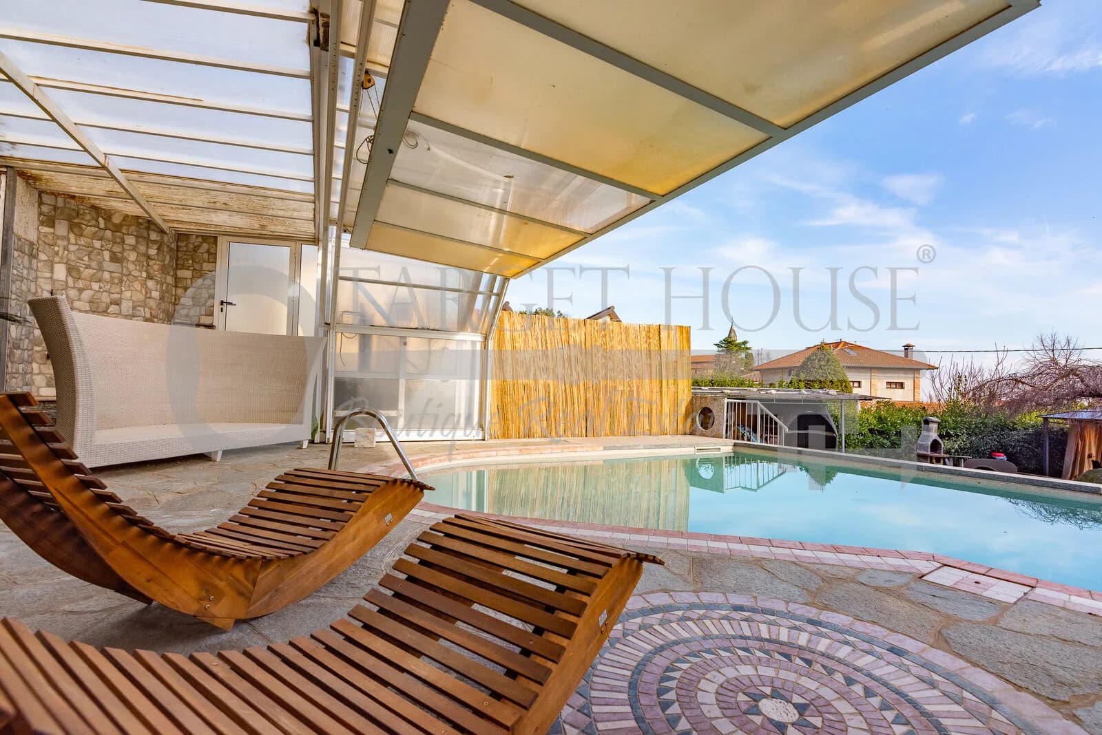 Lake Como B&B villa with pool, garden and guest accommodation — gallery photo 25