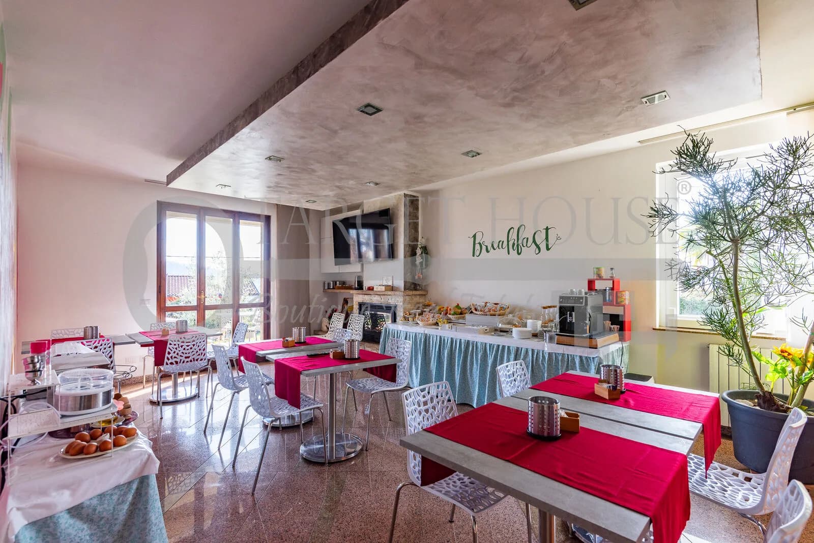 Lake Como B&B villa with pool, garden and guest accommodation — gallery photo 30