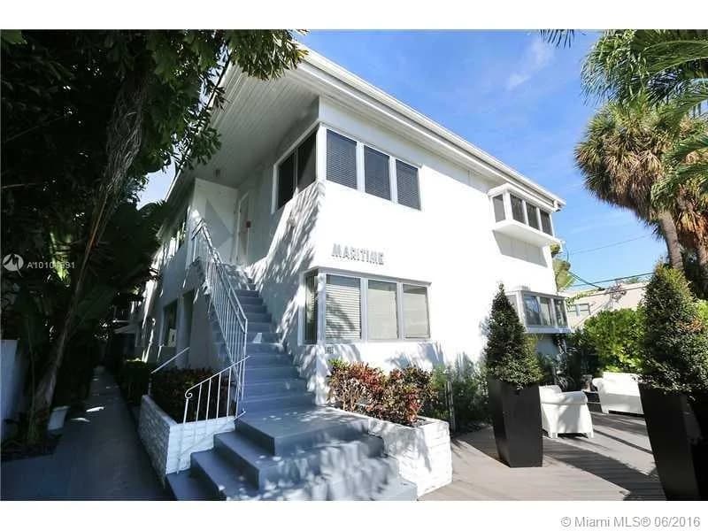 one bedroom Art Deco` South Beach