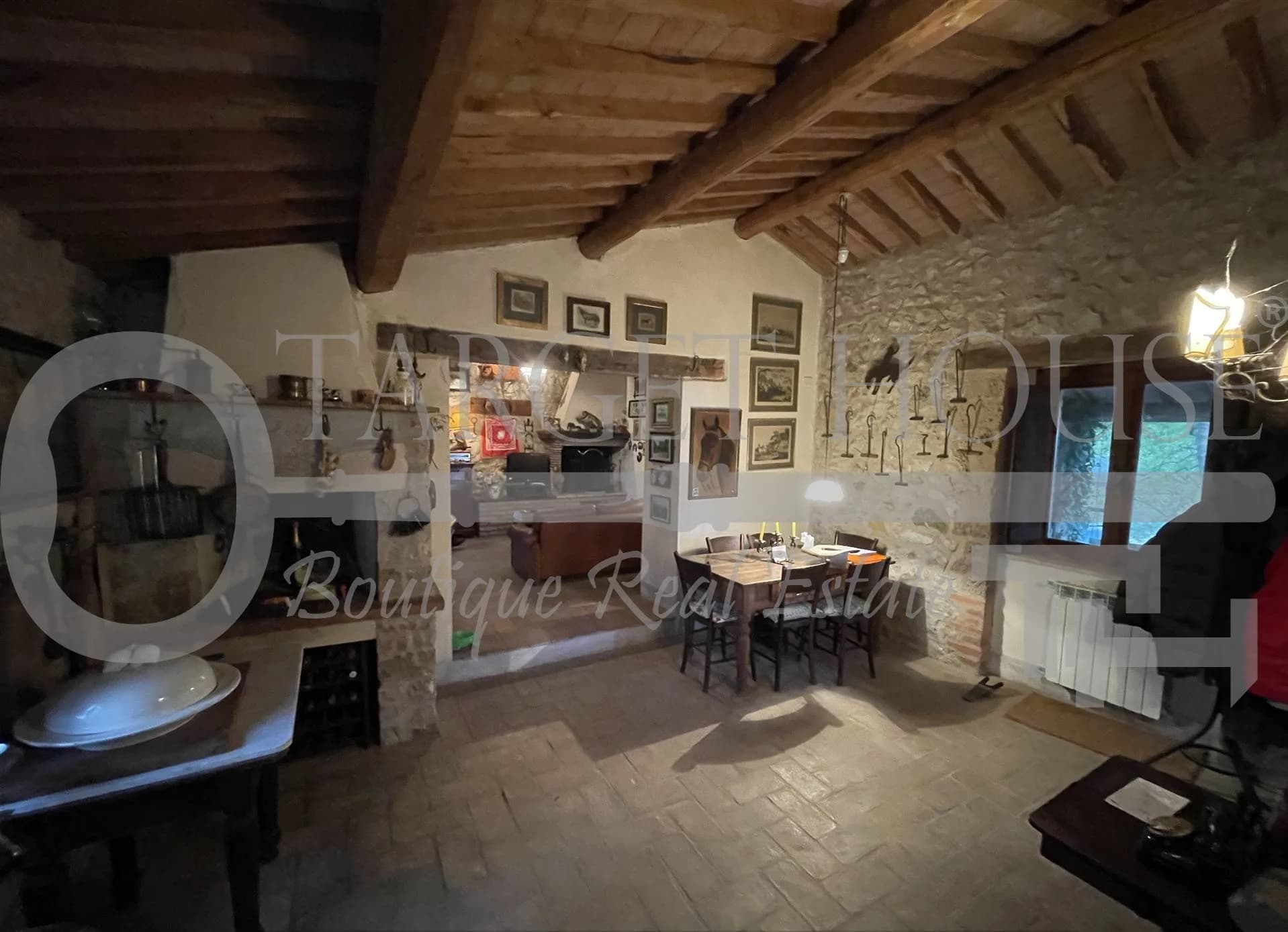Charming Tuscan Ranch with Horse Stables, Farmland & Woodland Estate — photo 2