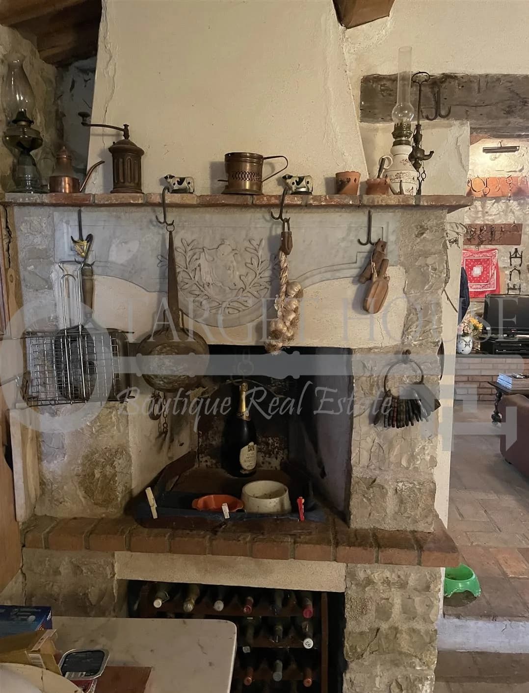 Charming Tuscan Ranch with Horse Stables, Farmland & Woodland Estate — photo 3