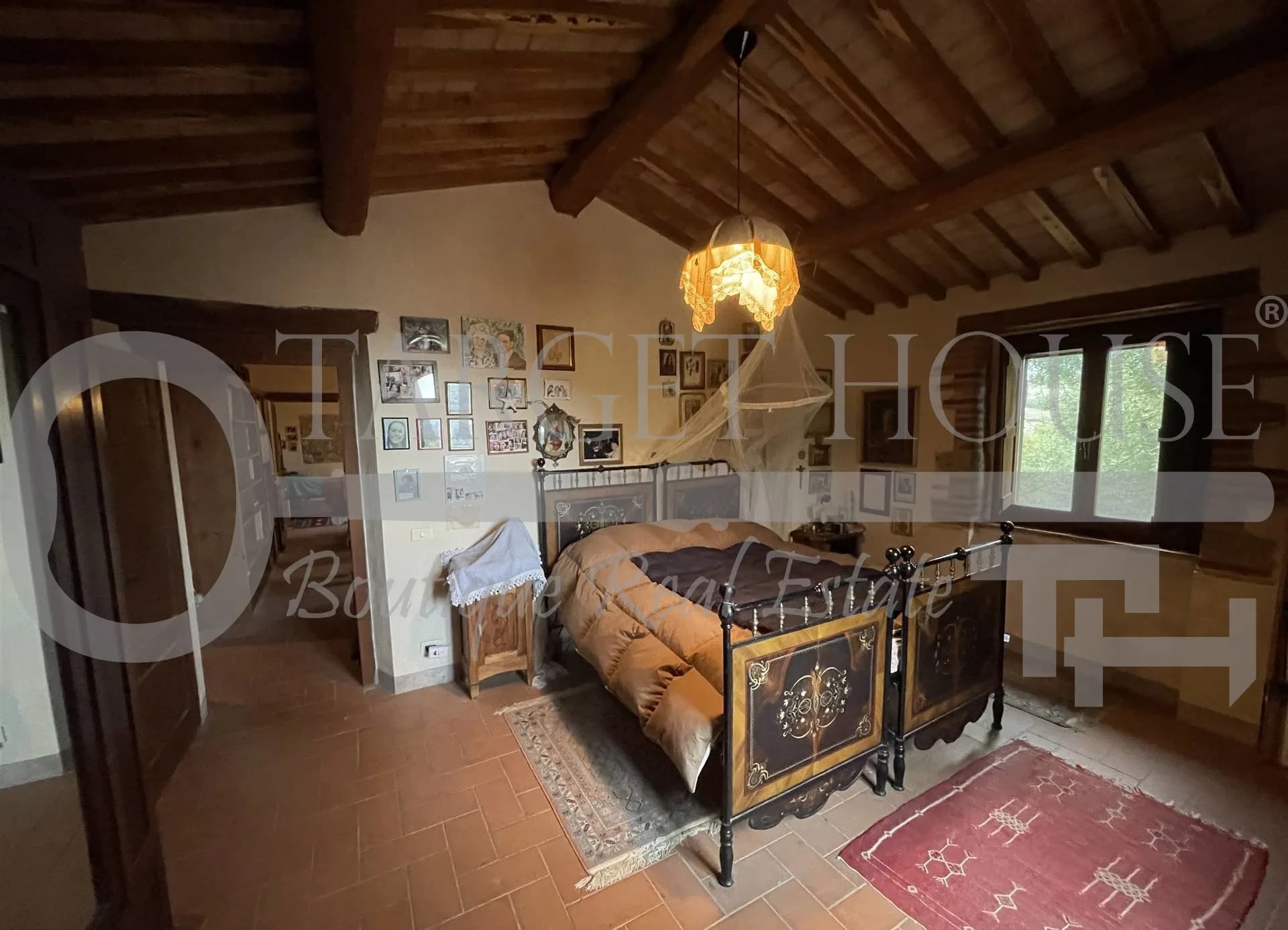 Charming Tuscan Ranch with Horse Stables, Farmland & Woodland Estate — photo 8
