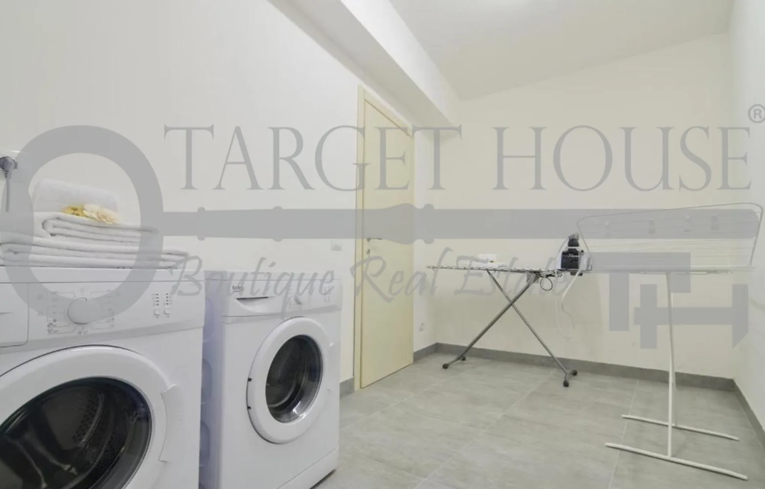 Milan Villa/apartments/Multifamily / Boutique Residential Building / Villa Conversion — photo 32