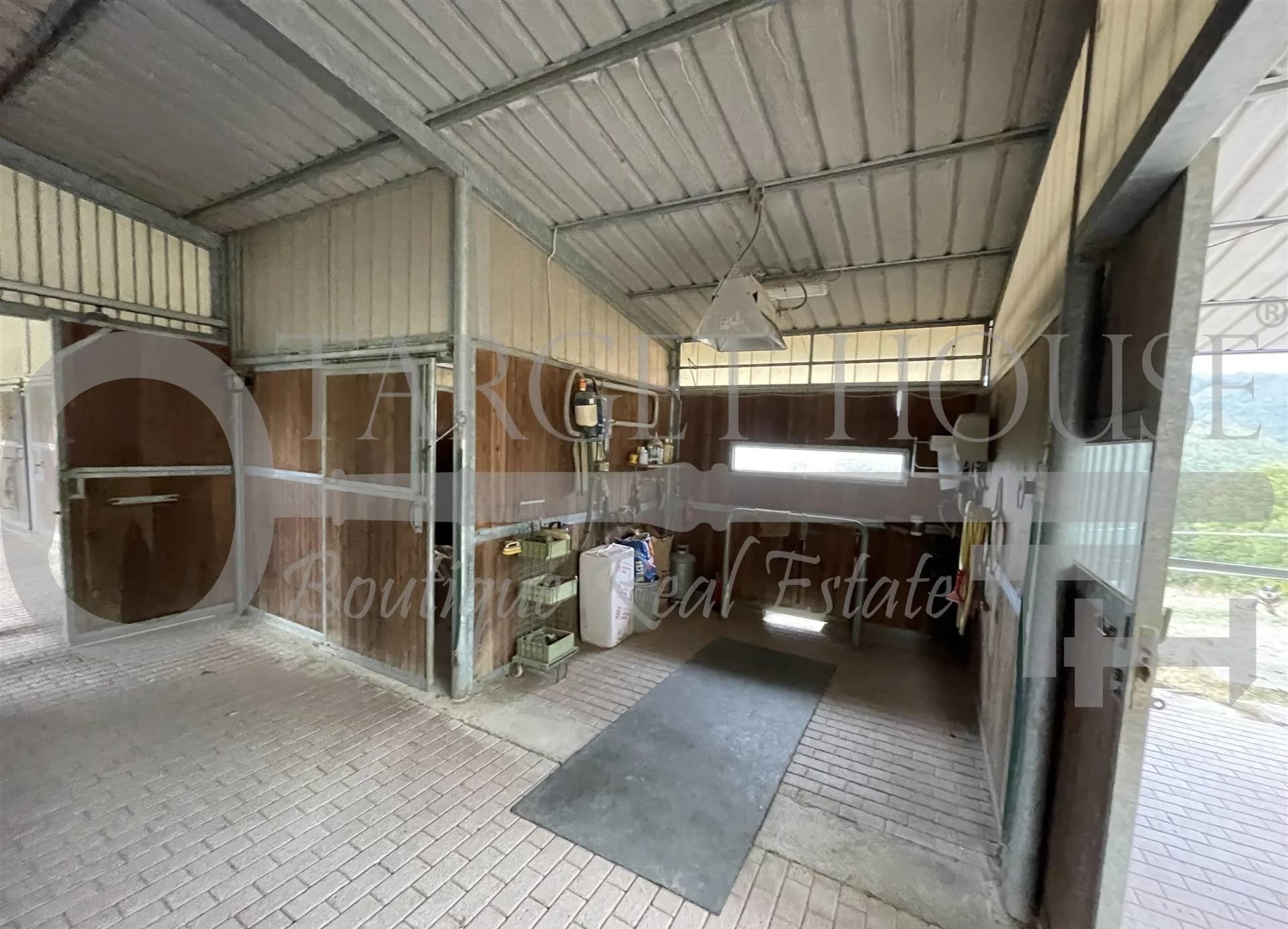 Charming Tuscan Ranch with Horse Stables, Farmland & Woodland Estate — photo 12