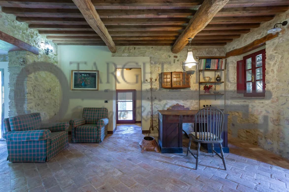 Panoramic Tuscan farmhouse near Bibbona with olive groves and country views — gallery photo 8