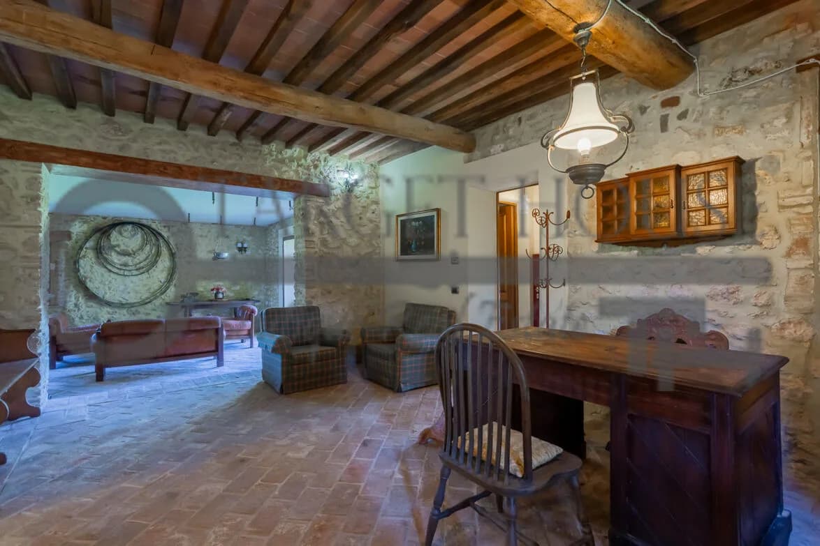 Panoramic Tuscan farmhouse near Bibbona with olive groves and country views — gallery photo 9