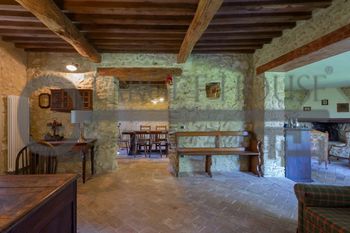 Panoramic Tuscan farmhouse near Bibbona with olive groves and country views — gallery photo 13