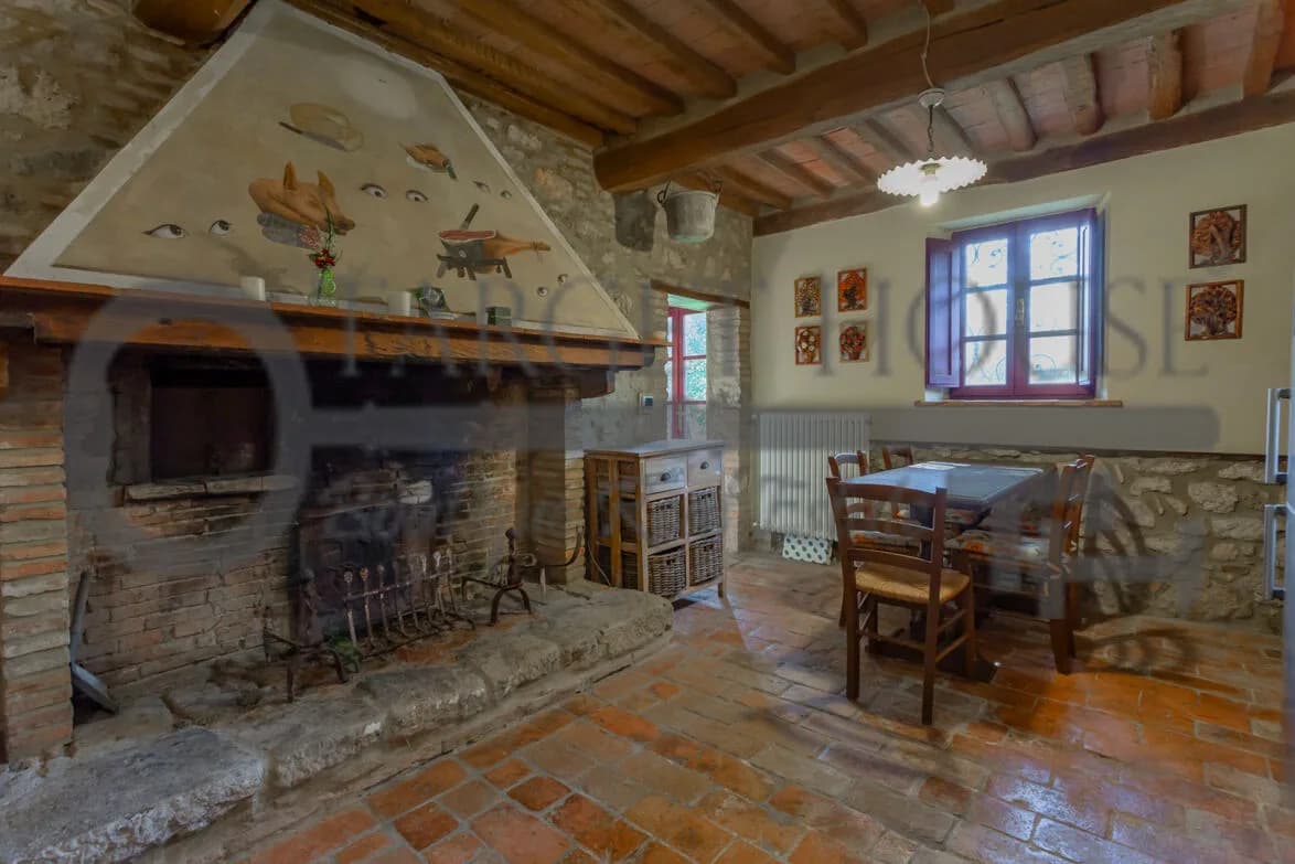 Panoramic Tuscan farmhouse near Bibbona with olive groves and country views — gallery photo 25