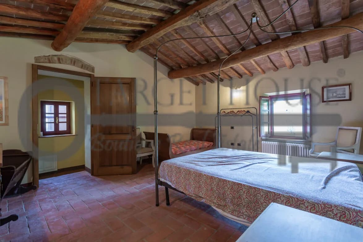 Panoramic Tuscan farmhouse near Bibbona with olive groves and country views — gallery photo 30
