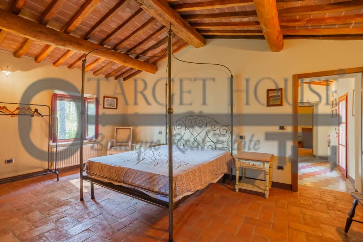 Panoramic Tuscan farmhouse near Bibbona with olive groves and country views — gallery photo 31