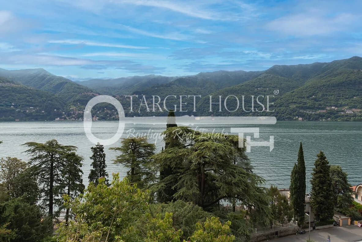 Luxury villa in Carate Urio with Lake Como views, pool and terraces — gallery photo 8