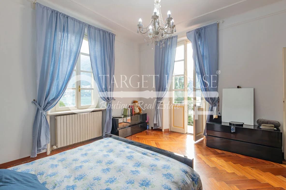Luxury villa in Carate Urio with Lake Como views, pool and terraces — gallery photo 10