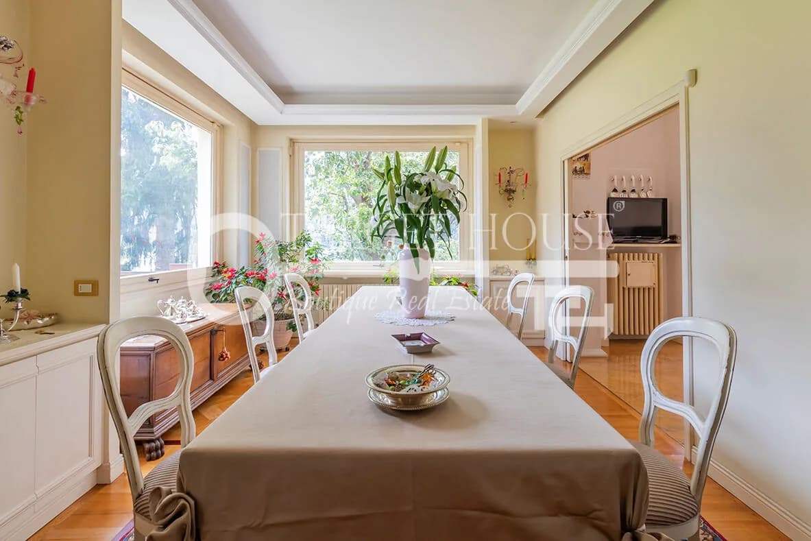 Luxury villa in Carate Urio with Lake Como views, pool and terraces — gallery photo 25