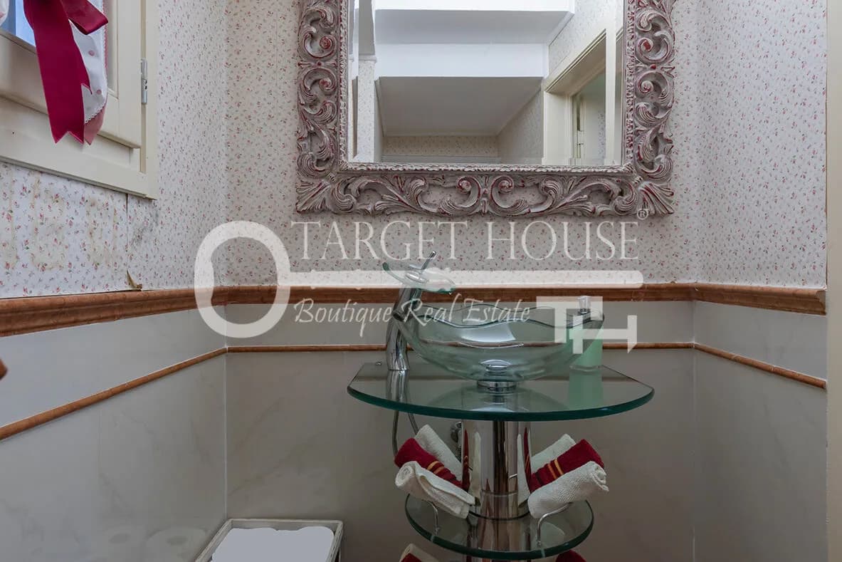 Luxury villa in Carate Urio with Lake Como views, pool and terraces — gallery photo 29