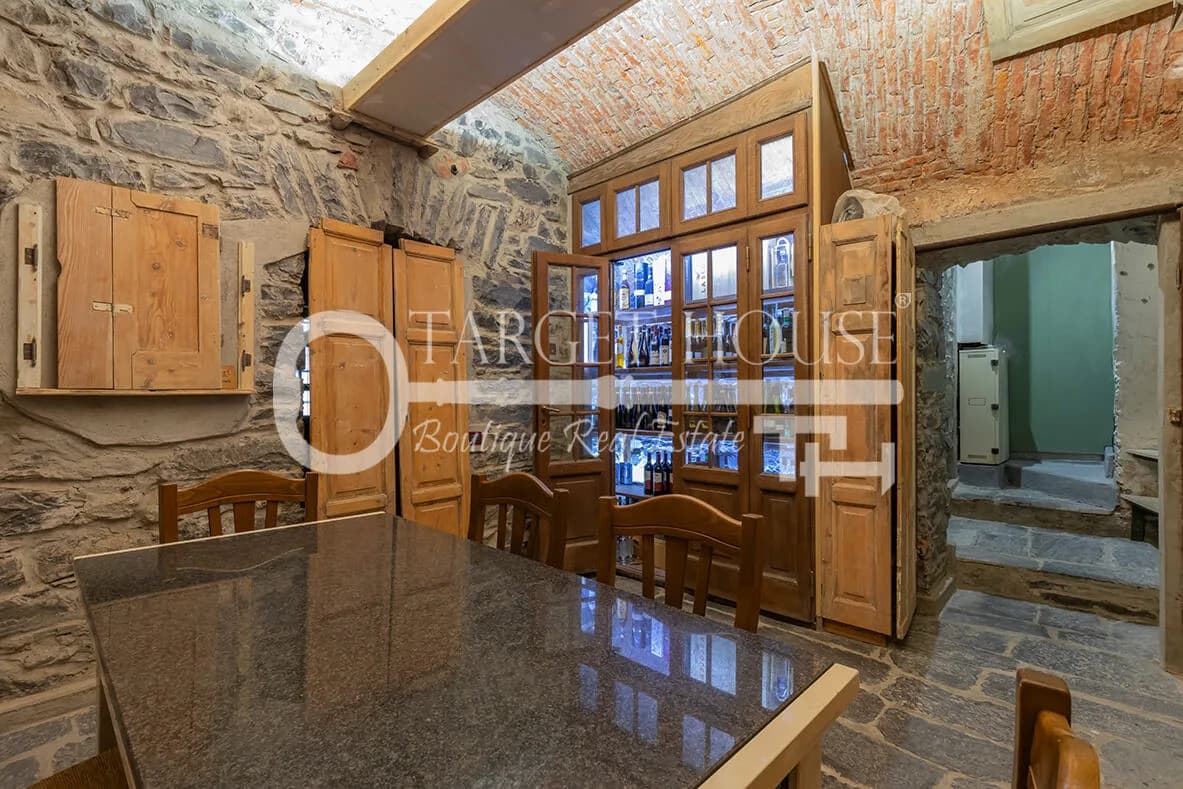 Luxury villa in Carate Urio with Lake Como views, pool and terraces — gallery photo 31