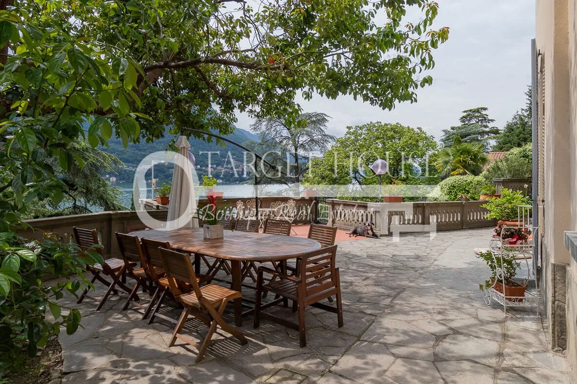 Luxury villa in Carate Urio with Lake Como views, pool and terraces — gallery photo 34