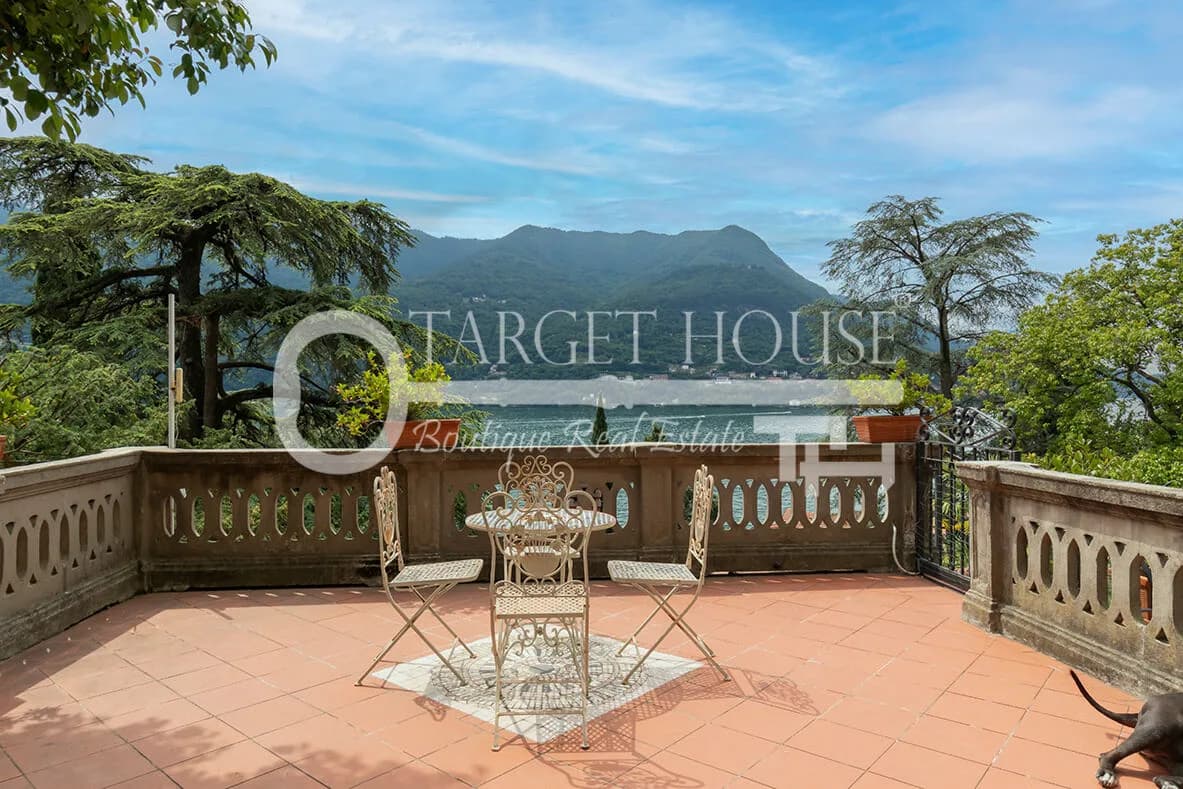 Luxury villa in Carate Urio with Lake Como views, pool and terraces — gallery photo 35