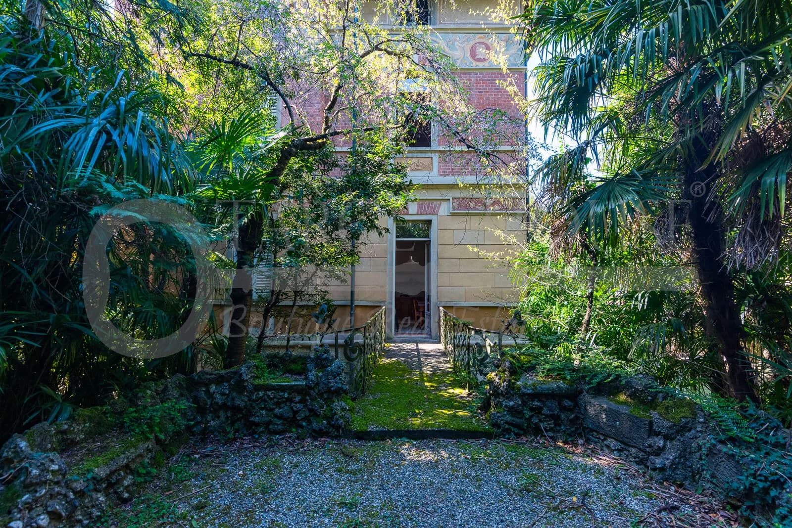 Liberty villa in Brianza with guest house — gallery photo 18