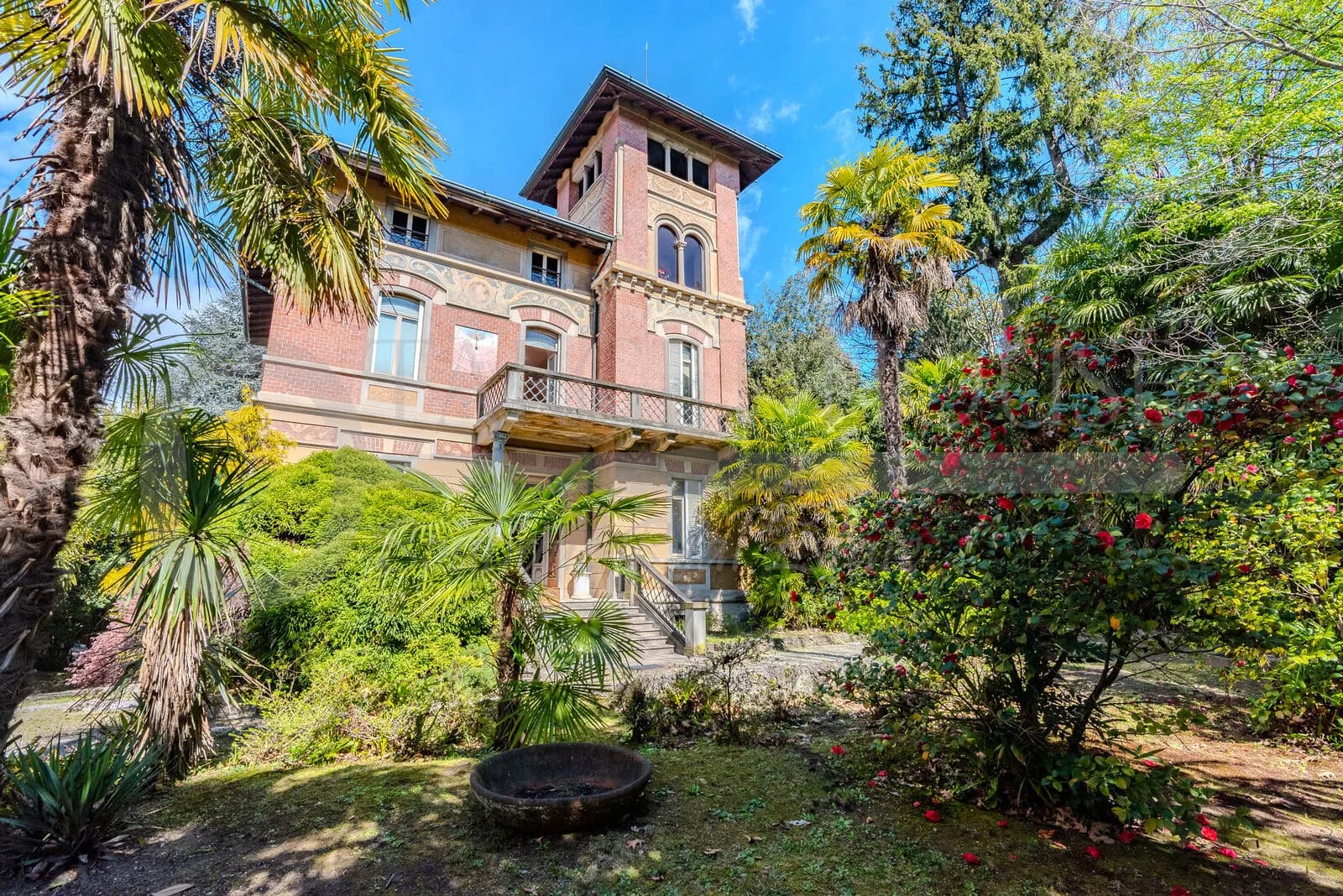 Liberty villa in Brianza with guest house — gallery photo 25