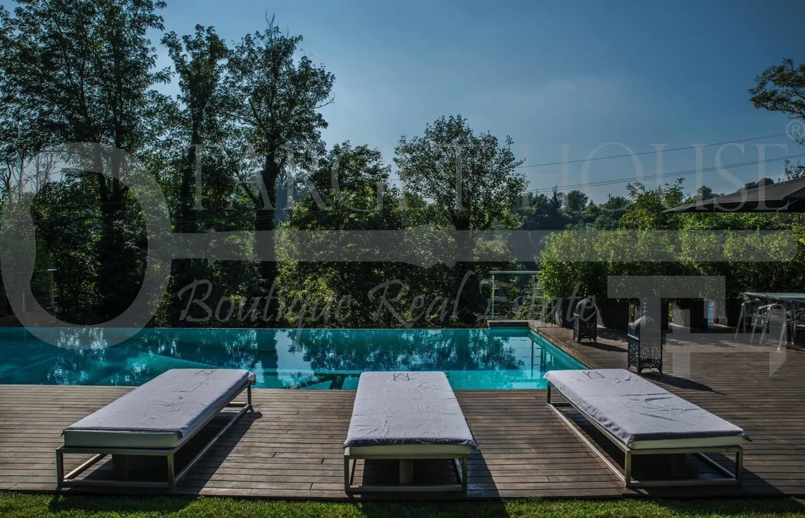 Luxury villa in Carimate with infinity pool — gallery photo 44