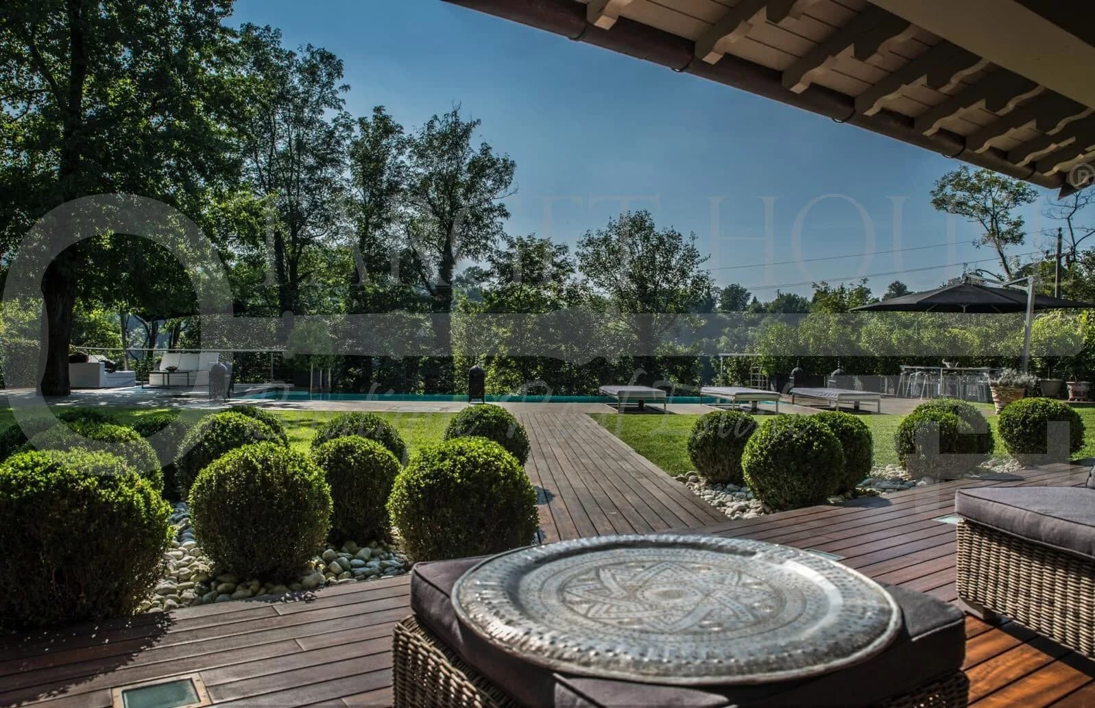 Luxury villa in Carimate with infinity pool — gallery photo 45