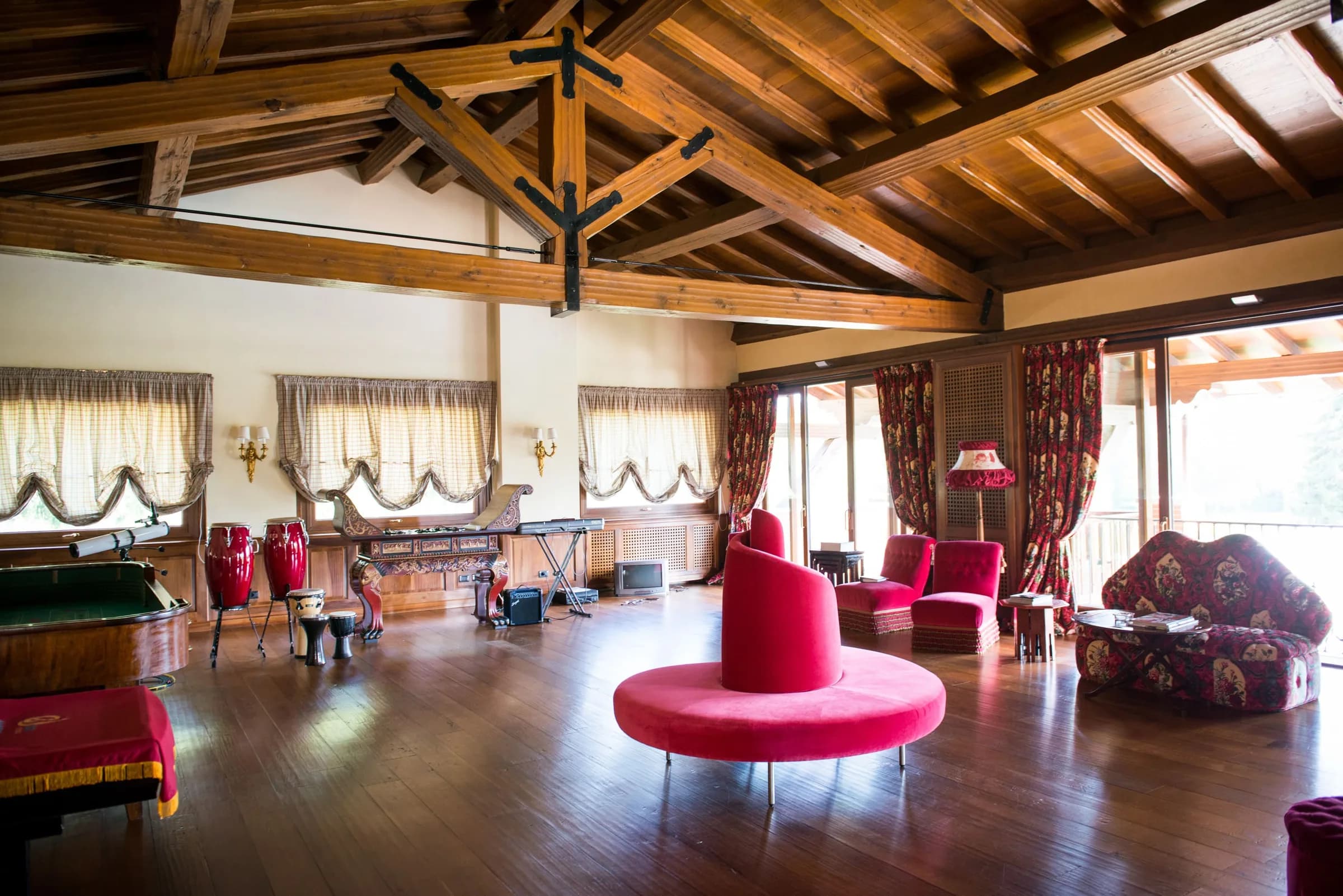 Unique Luxury Estate with Private Park & Equestrian Facilities – Lombardy, Italy — photo 7