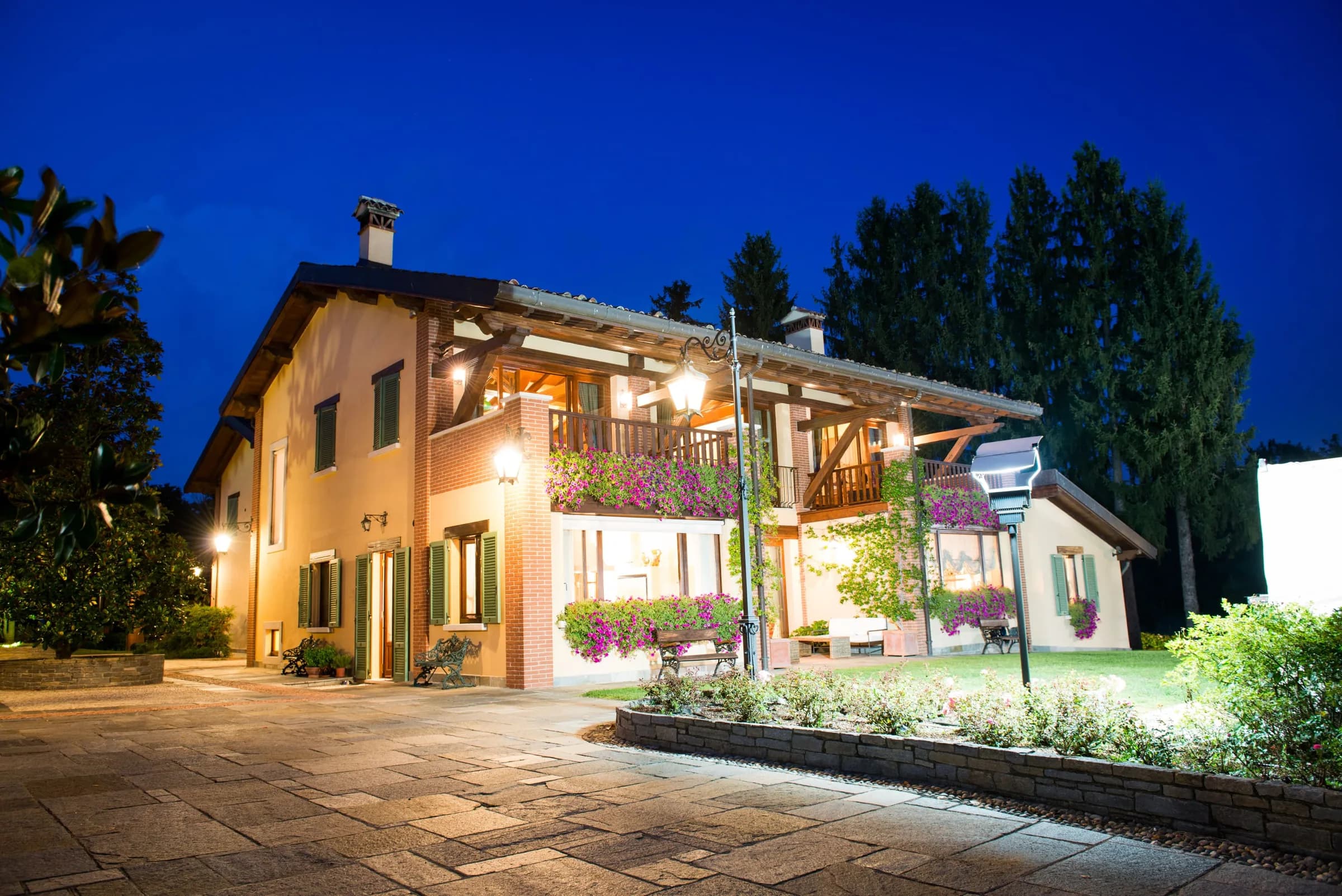 Unique Luxury Estate with Private Park & Equestrian Facilities – Lombardy, Italy — photo 22