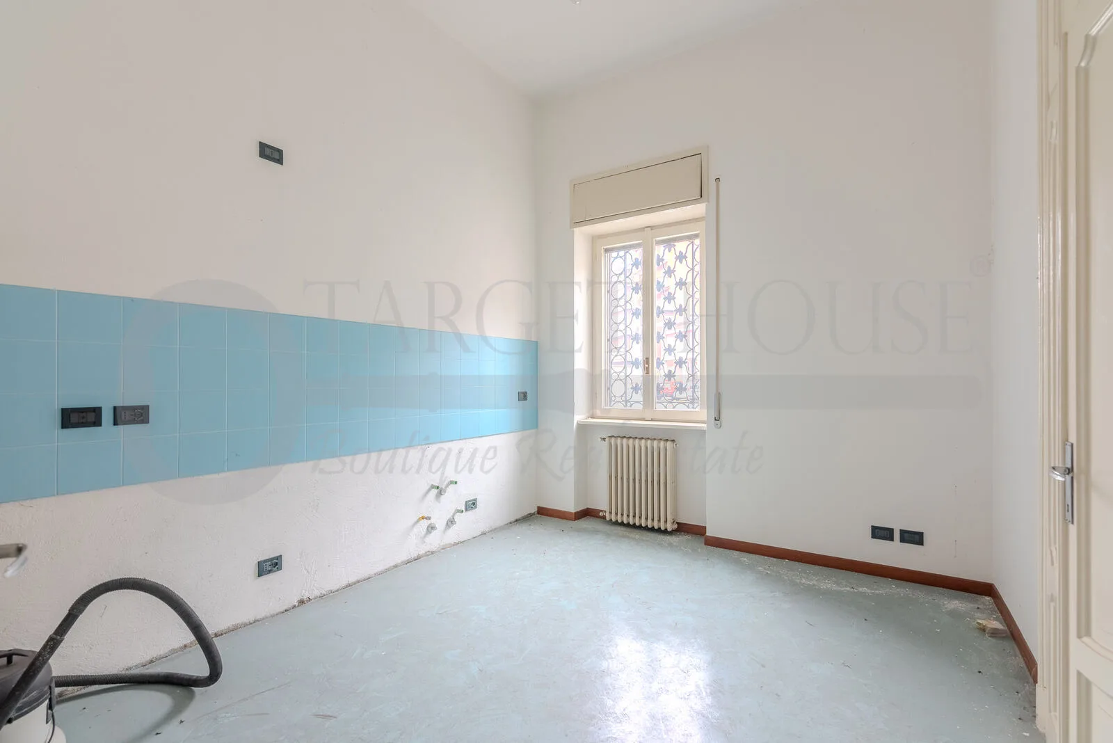 Liberty villa in Como near the old town and lake — gallery photo 8