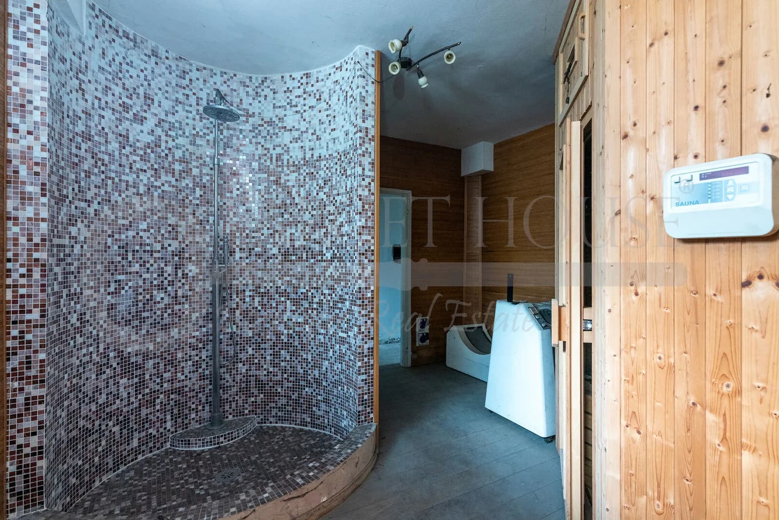 Liberty villa in Como near the old town and lake — gallery photo 13