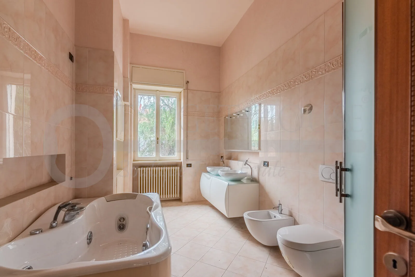 Liberty villa in Como near the old town and lake — gallery photo 18
