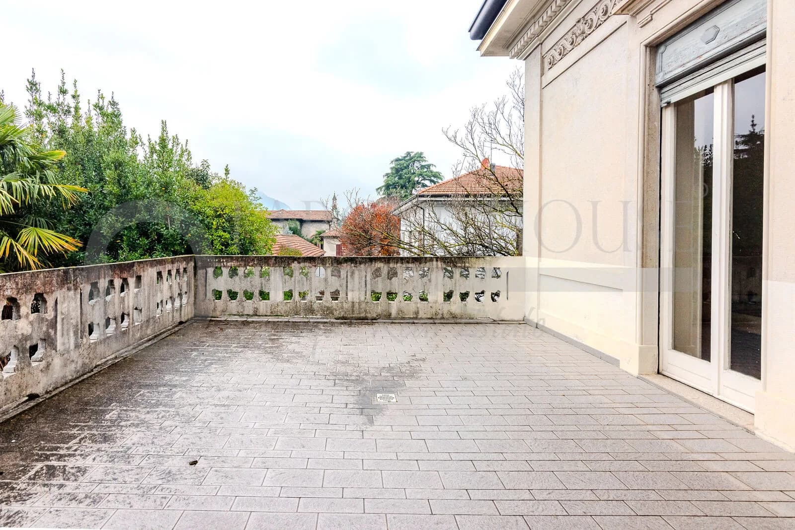 Liberty villa in Como near the old town and lake — gallery photo 25
