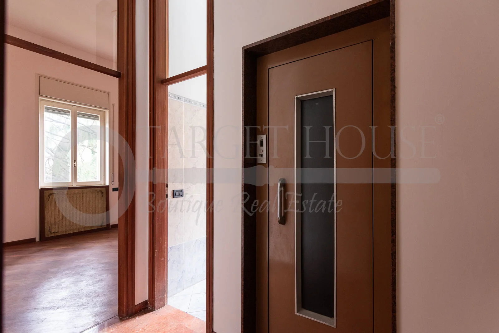 Liberty villa in Como near the old town and lake — gallery photo 27